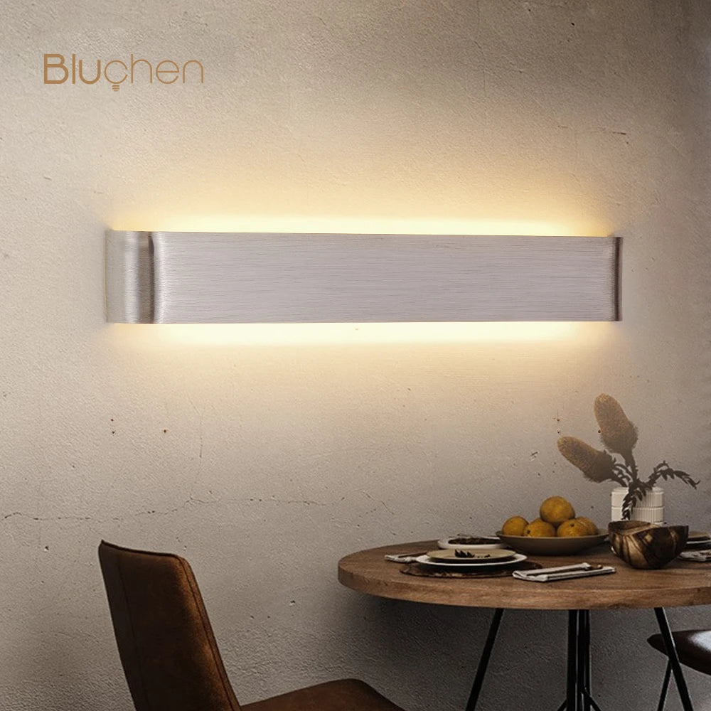 Applique Murale LED Design en Aluminium Brossé – Éclairage Intérieur Moderne